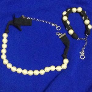 🎀Vera Wang necklace and bracelet set